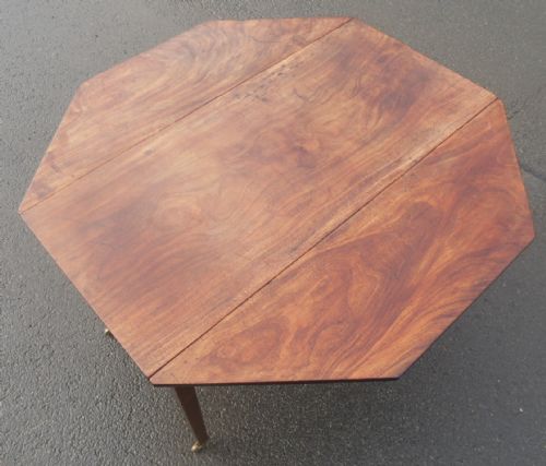 GEORGIAN MAHOGANY DROPLEAF PEMBROKE DINING TABLE - ADDITIONAL PHOTO 10