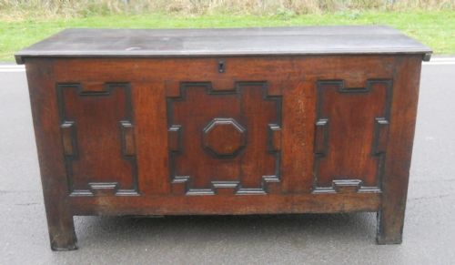 ANTIQUE LARGE OAK BLANKET CHEST - ADDITIONAL PHOTO 4
