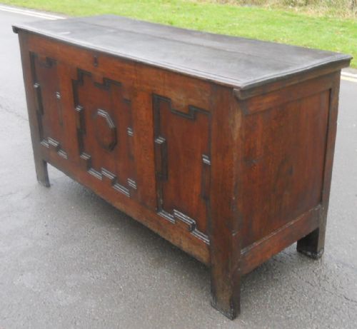 ANTIQUE LARGE OAK BLANKET CHEST - ADDITIONAL PHOTO 5