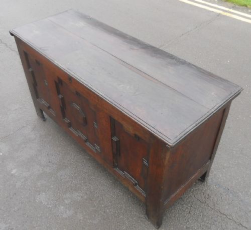 ANTIQUE LARGE OAK BLANKET CHEST - ADDITIONAL PHOTO 7