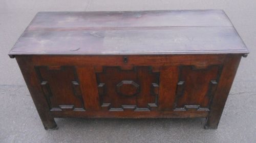 ANTIQUE LARGE OAK BLANKET CHEST - ADDITIONAL PHOTO 9