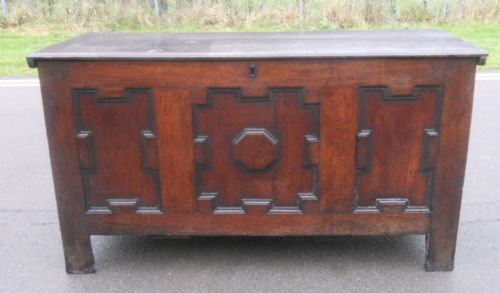 ANTIQUE LARGE OAK BLANKET CHEST - ADDITIONAL PHOTO 10