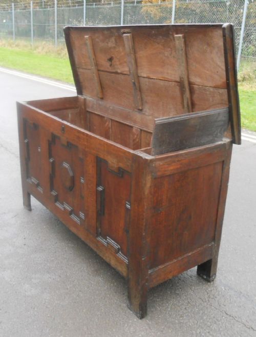 ANTIQUE LARGE OAK BLANKET CHEST - ADDITIONAL PHOTO 13