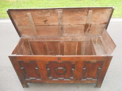 ANTIQUE LARGE OAK BLANKET CHEST - ADDITIONAL PHOTO 14