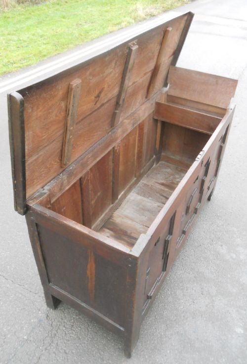ANTIQUE LARGE OAK BLANKET CHEST - ADDITIONAL PHOTO 15