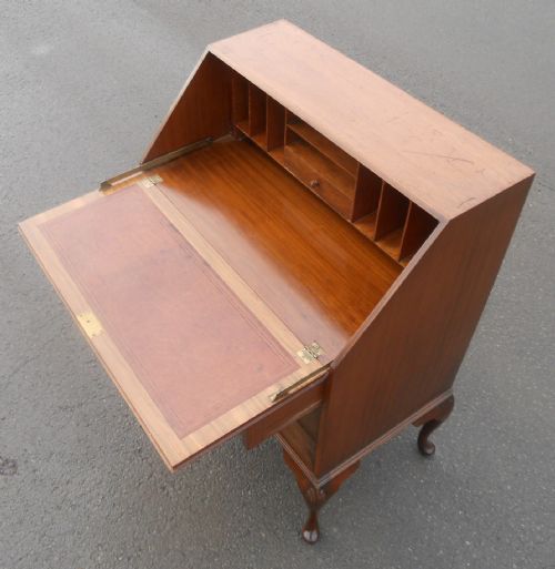 WALNUT WRITING BUREAU BY WARING GILLOW - ADDITIONAL PHOTO 5