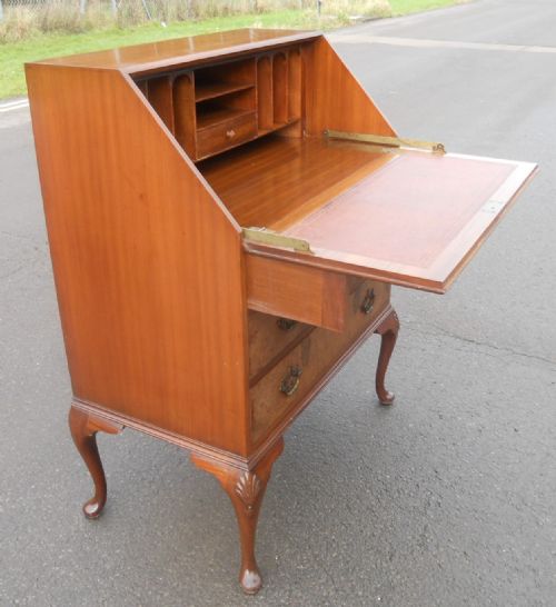 WALNUT WRITING BUREAU BY WARING GILLOW - ADDITIONAL PHOTO 6
