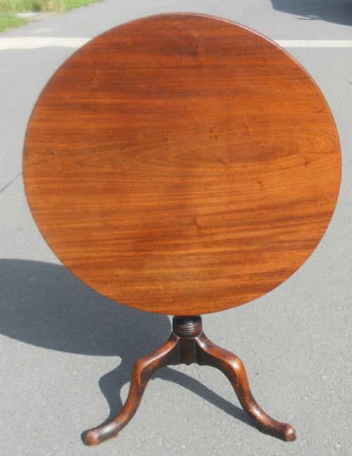 GEORGIAN MAHOGANY TRIPOD TABLE