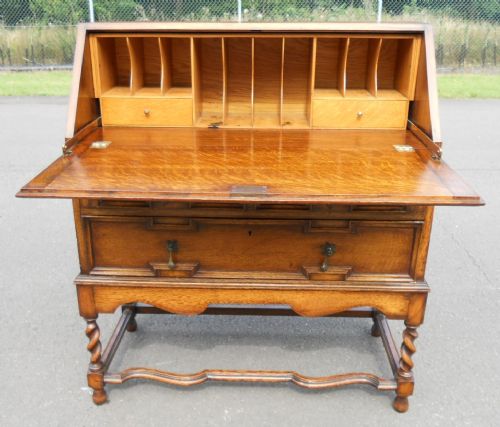 JACOBEAN STYLE OAK WRITING BUREAU - ADDITIONAL PHOTO 1
