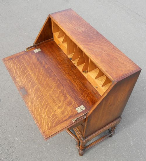 JACOBEAN STYLE OAK WRITING BUREAU - ADDITIONAL PHOTO 2
