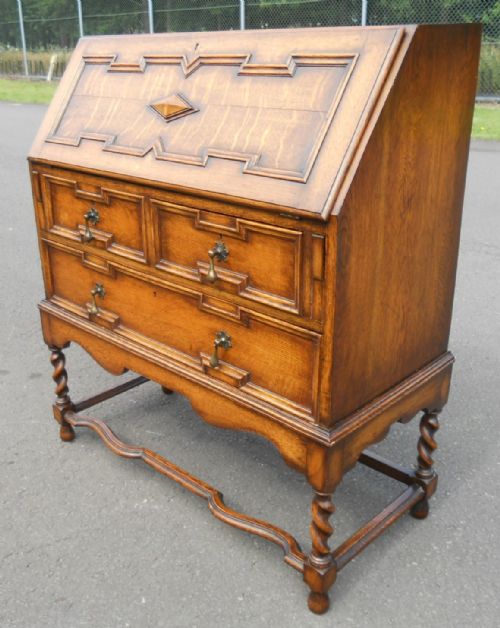 JACOBEAN STYLE OAK WRITING BUREAU - ADDITIONAL PHOTO 3