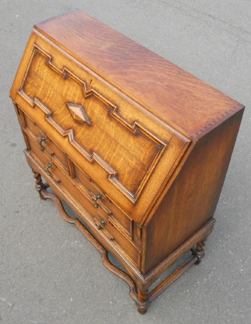 JACOBEAN STYLE OAK WRITING BUREAU - ADDITIONAL PHOTO 5