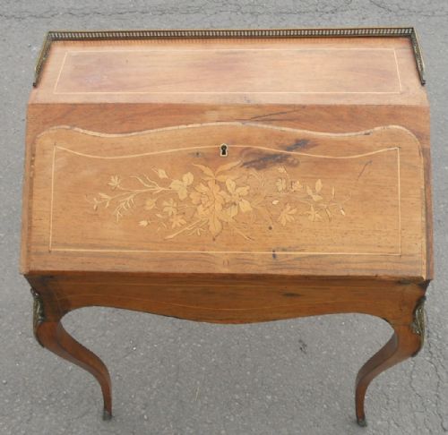 VICTORIAN WALNUT LADIES WRITING BUREAU - ADDITIONAL PHOTO 4