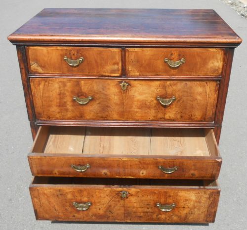 GEORGIAN WALNUT TWO PART CHEST OF DRAWERS - ADDITIONAL PHOTO 5