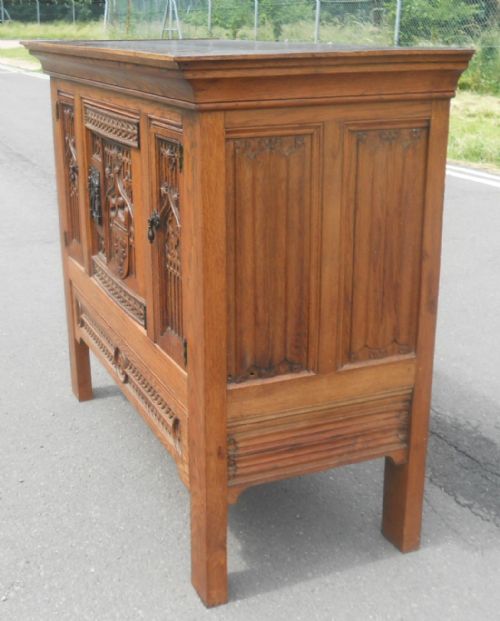 CARVED OAK HALL CUPBOARD - ADDITIONAL PHOTO 3