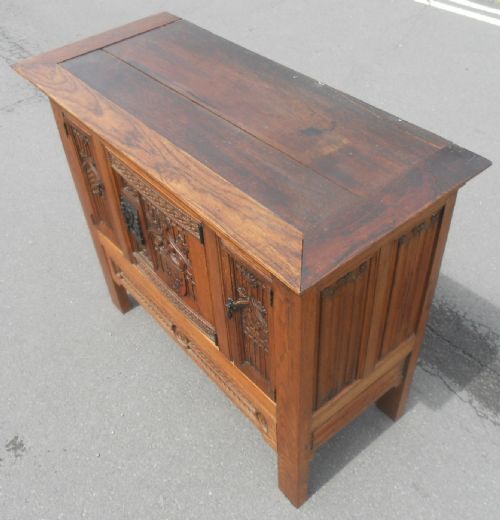 CARVED OAK HALL CUPBOARD - ADDITIONAL PHOTO 6