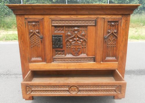 CARVED OAK HALL CUPBOARD - ADDITIONAL PHOTO 7