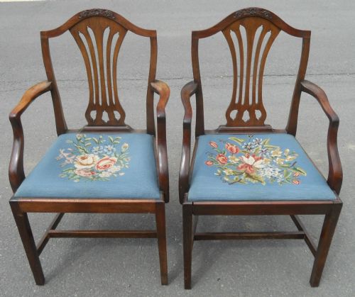 SET OF SEVEN GEORGIAN STYLE SHIELD BACK MAHOGANY DINING CHAIRS - ADDITIONAL PHOTO 4