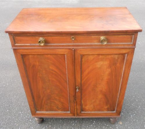 GEORGIAN MAHOGANY SIDE CUPBOARD - ADDITIONAL PHOTO 2