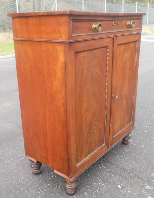 GEORGIAN MAHOGANY SIDE CUPBOARD - ADDITIONAL PHOTO 4