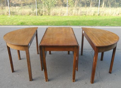 Georgian Mahogany Extending Dining Table to Seat Ten