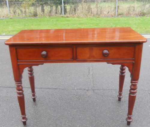 VICTORIAN MAHOGANY WRITING TABLE