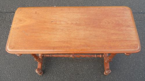 VICTORIAN WALNUT CENTRE TABLE - ADDITIONAL PHOTO 1