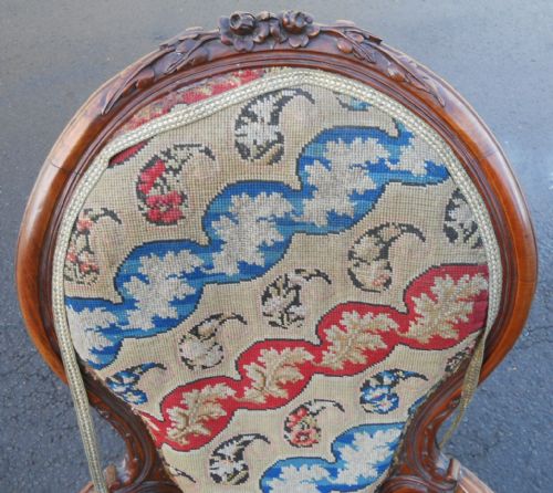 VICTORIAN CARVED WALNUT SPOONBACK ARMCHAIR - ADDITIONAL PHOTO 1