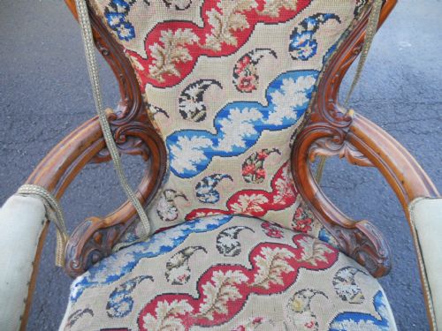 VICTORIAN CARVED WALNUT SPOONBACK ARMCHAIR - ADDITIONAL PHOTO 6