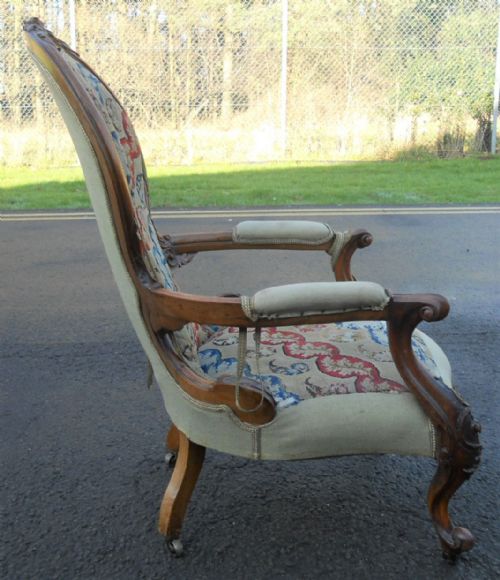 VICTORIAN CARVED WALNUT SPOONBACK ARMCHAIR - ADDITIONAL PHOTO 11