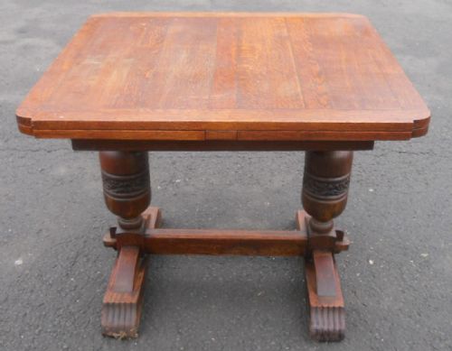 Oak Extending Dining Table to Seat Six