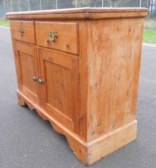 VICTORIAN TWO DOOR PINE CUPBOARD - ADDITIONAL PHOTO 6