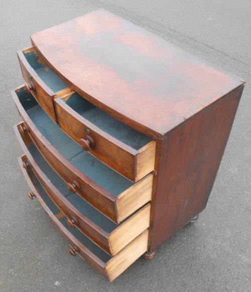 VICTORIAN MAHOGANY BOWFRONT CHEST OF DRAWERS - ADDITIONAL PHOTO 10