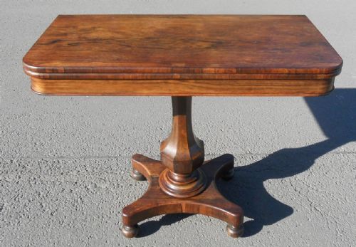 VICTORIAN ROSEWOOD TEA TABLE