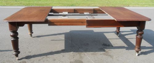 VICTORIAN MAHOGANY EXTENDING DINING TABLE TO SEAT TWELVE - ADDITIONAL PHOTO 5