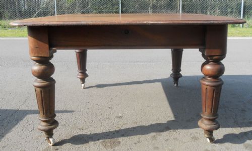 VICTORIAN MAHOGANY EXTENDING DINING TABLE TO SEAT TWELVE - ADDITIONAL PHOTO 9