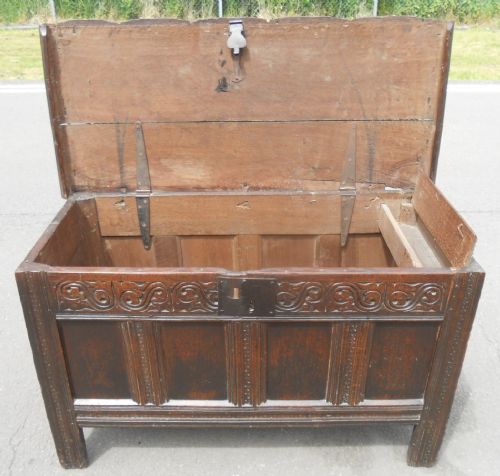 ANTIQUE OAK BLANKET CHEST - ADDITIONAL PHOTO 5
