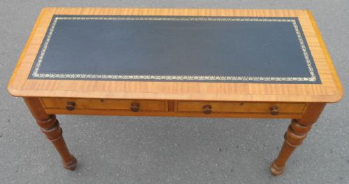 VICTORIAN BLOND MAHOGANY WRITING TABLE - ADDITIONAL PHOTO 2