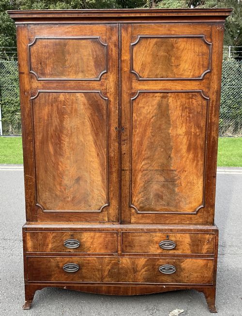 GEORGIAN MAHOGANY LINEN PRESS - ADDITIONAL PHOTO 2
