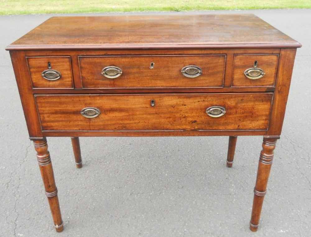 Georgian Mahogany Side Table 