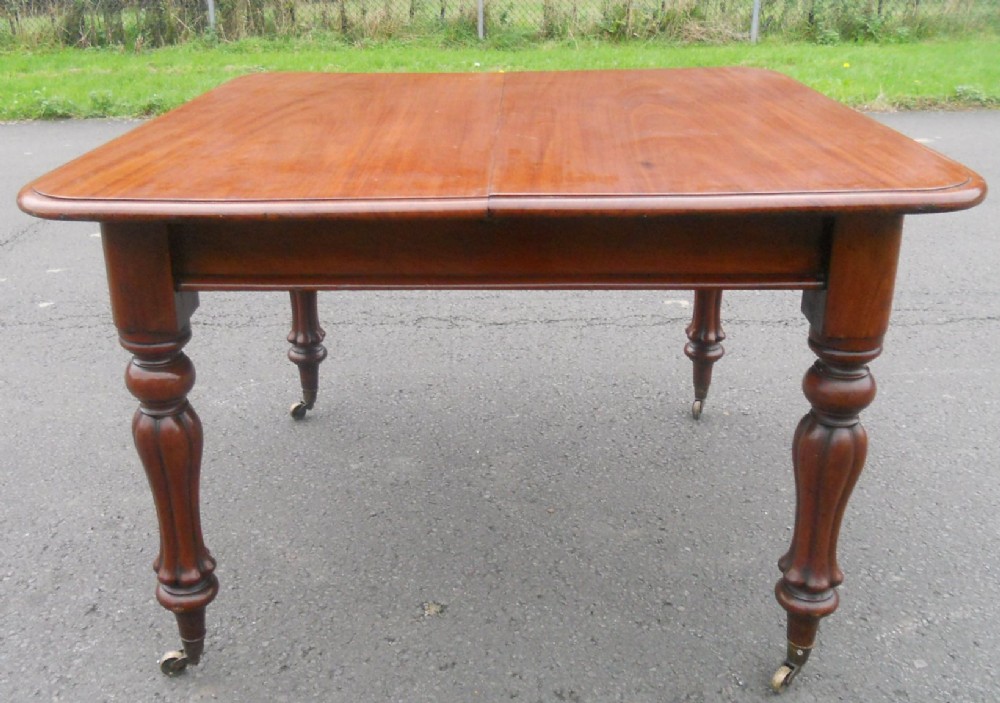 Victorian Mahogany Extending Dining Table 