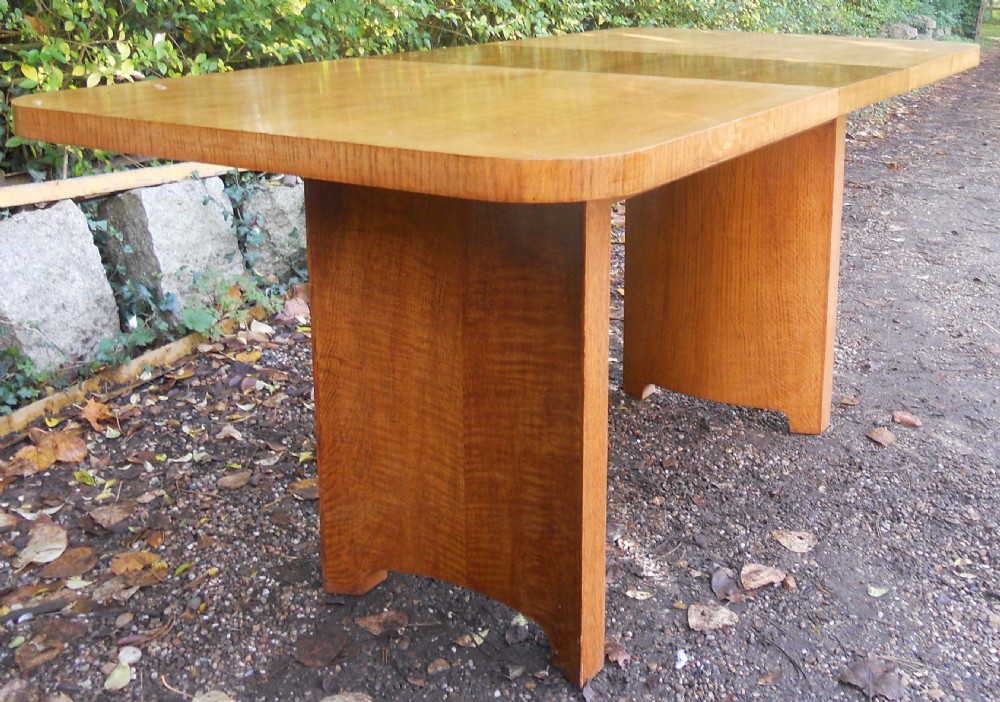 Deco Walnut Extending Dining Table to Seat Eight  View VII