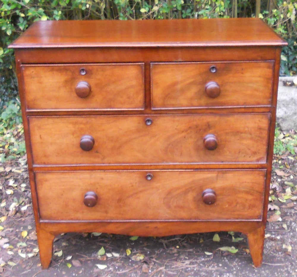 Georgian Small Mahogany Chest of Drawers 