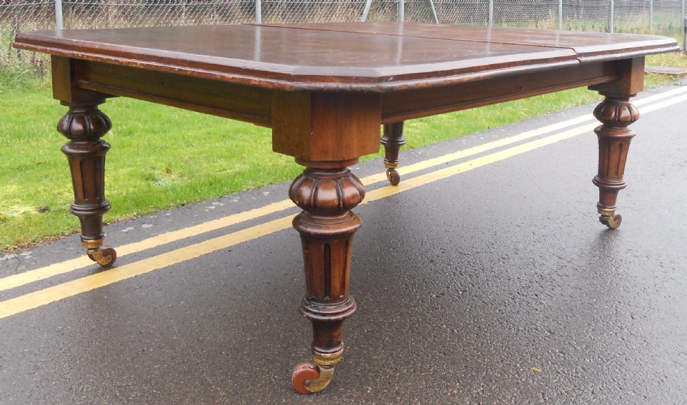 Victorian Mahogany Extending Dining Table (No Leaves) View XII
