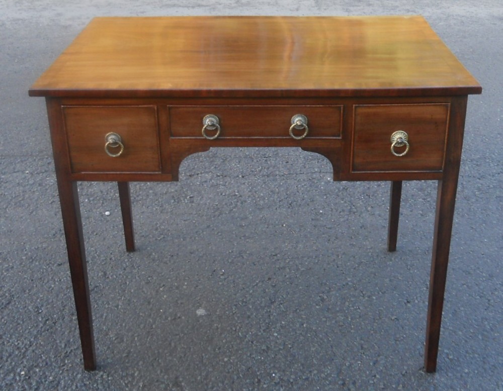 Georgian Mahogany Kneehole Writing Table 