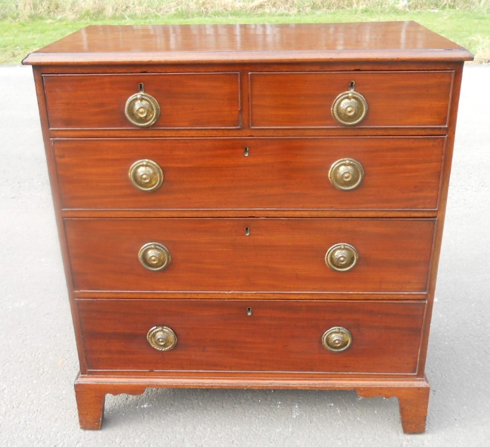 Georgian Mahogany Chest of Drawers 