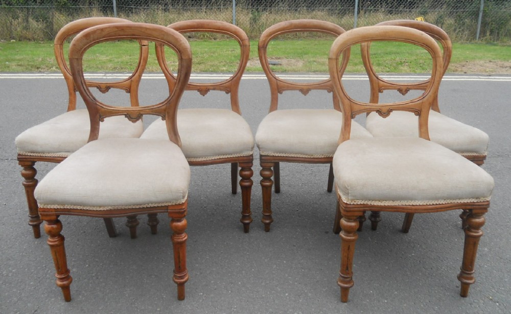Set of Six Victorian Light Mahogany Dining Chairs 