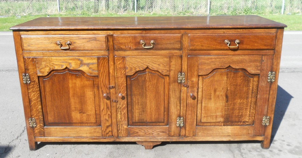 Quality Oak Dresser Base Sideboard 