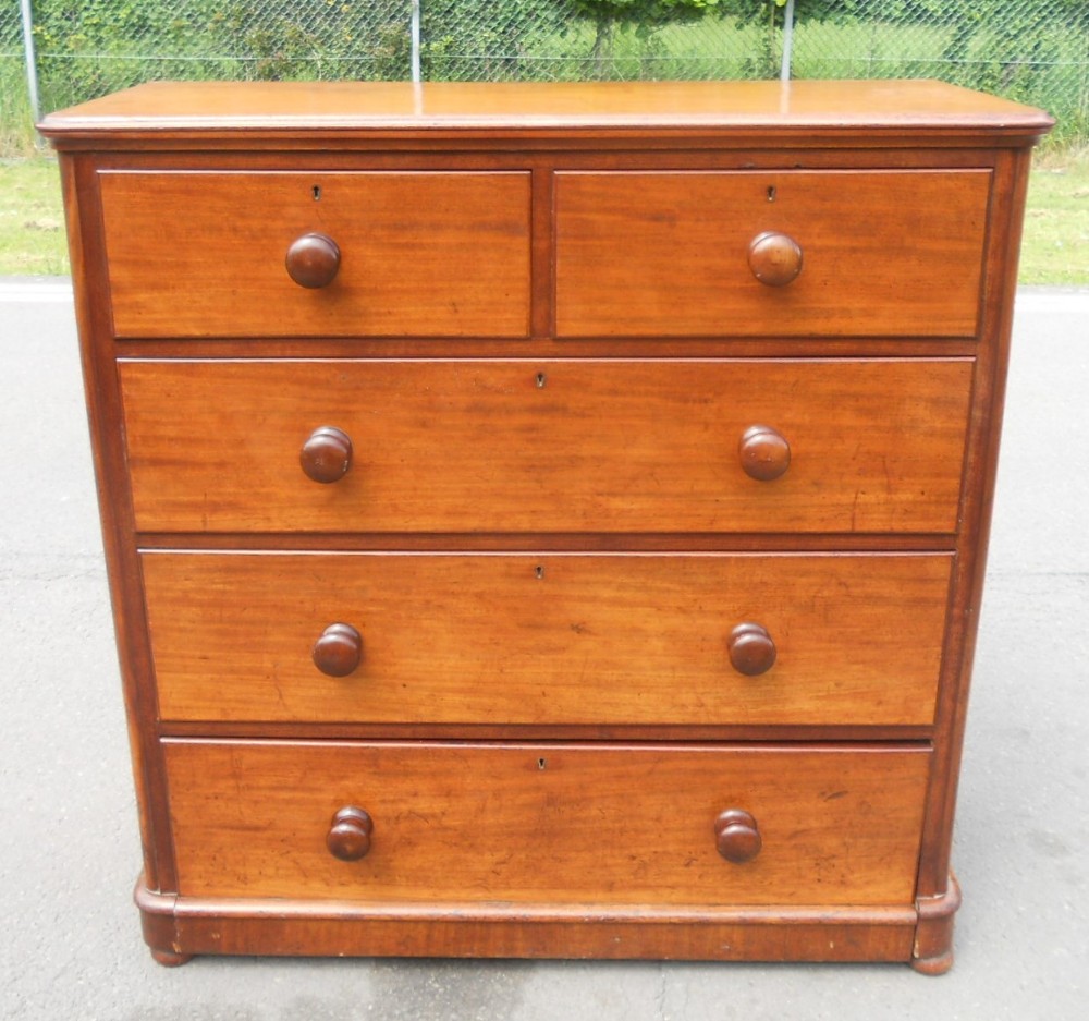Victorian Large Mahogany Chest of Drawers 