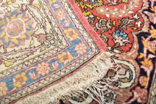 ANTIQUE PERSIAN ISFAHAN RUG - ADDITIONAL PHOTO 4